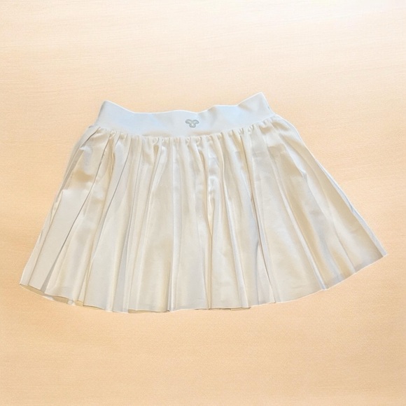 🤍 TNA Aritzia White Pleated Mini Skirt Sz XS | Tennis Skirt Style | MSRP $68 - Picture 3 of 3